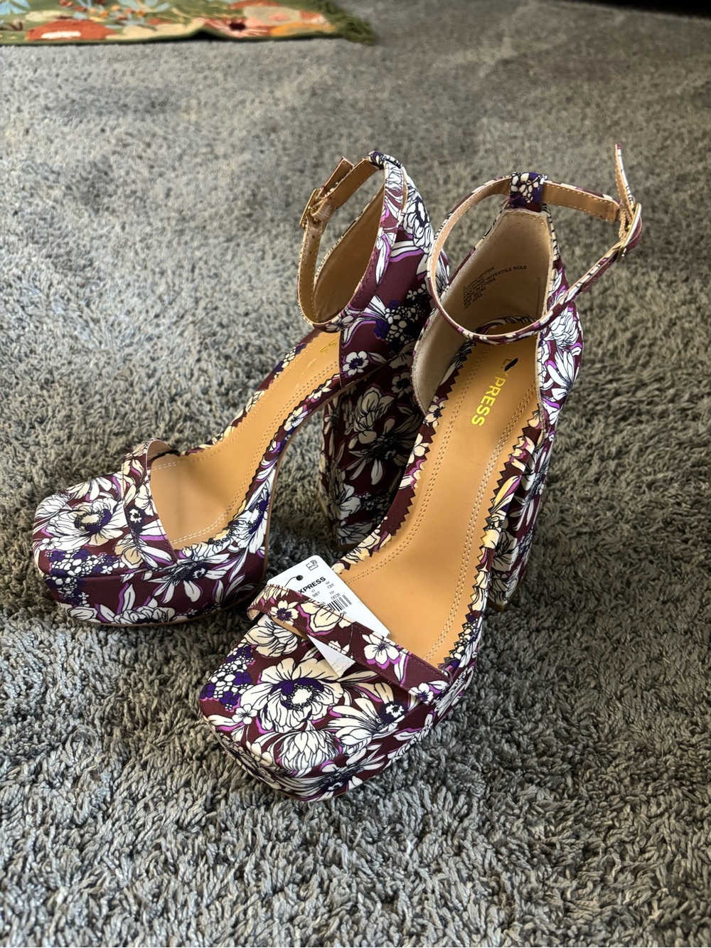 NWT Express High Strappy Heels. Size 9